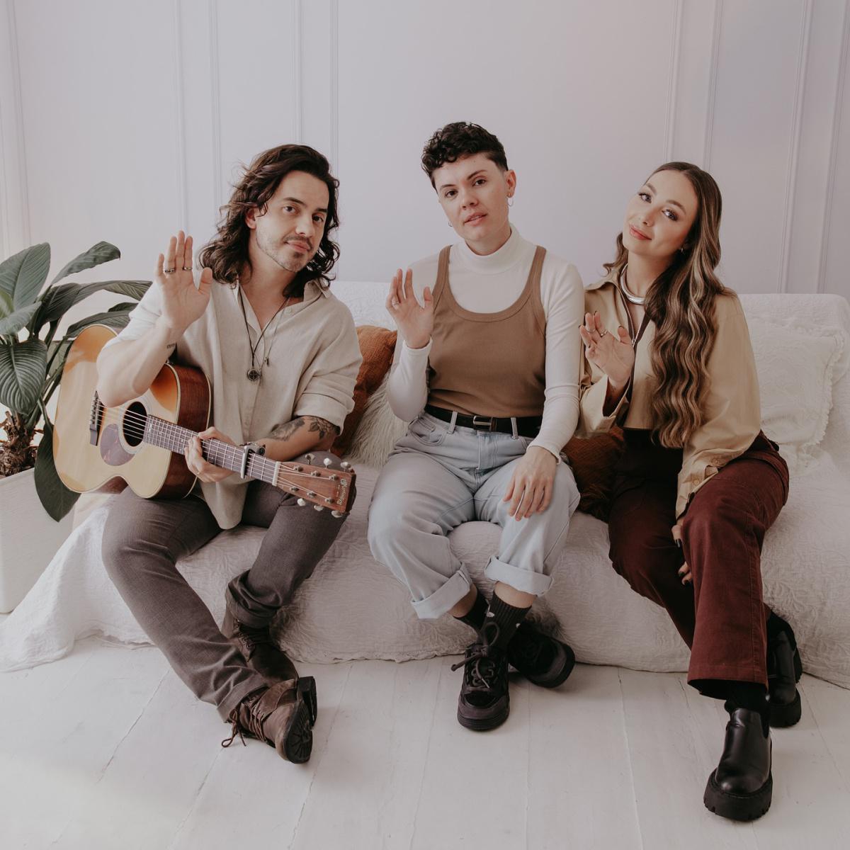 Mar Aberto divulga clipe minimalista e visceral da canção "Bye Bye ou Volta?" Mar Aberto divulga clipe minimalista e visceral da canção "Bye Bye ou Volta?"