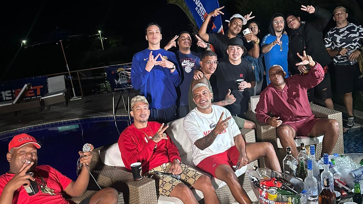 MC Tikão, MC GW e mais lançam o "Set Resenhando": 'Diferente de tudo já visto' MC Tikão, MC GW e mais lançam o "Set Resenhando": 'Diferente de tudo já visto'