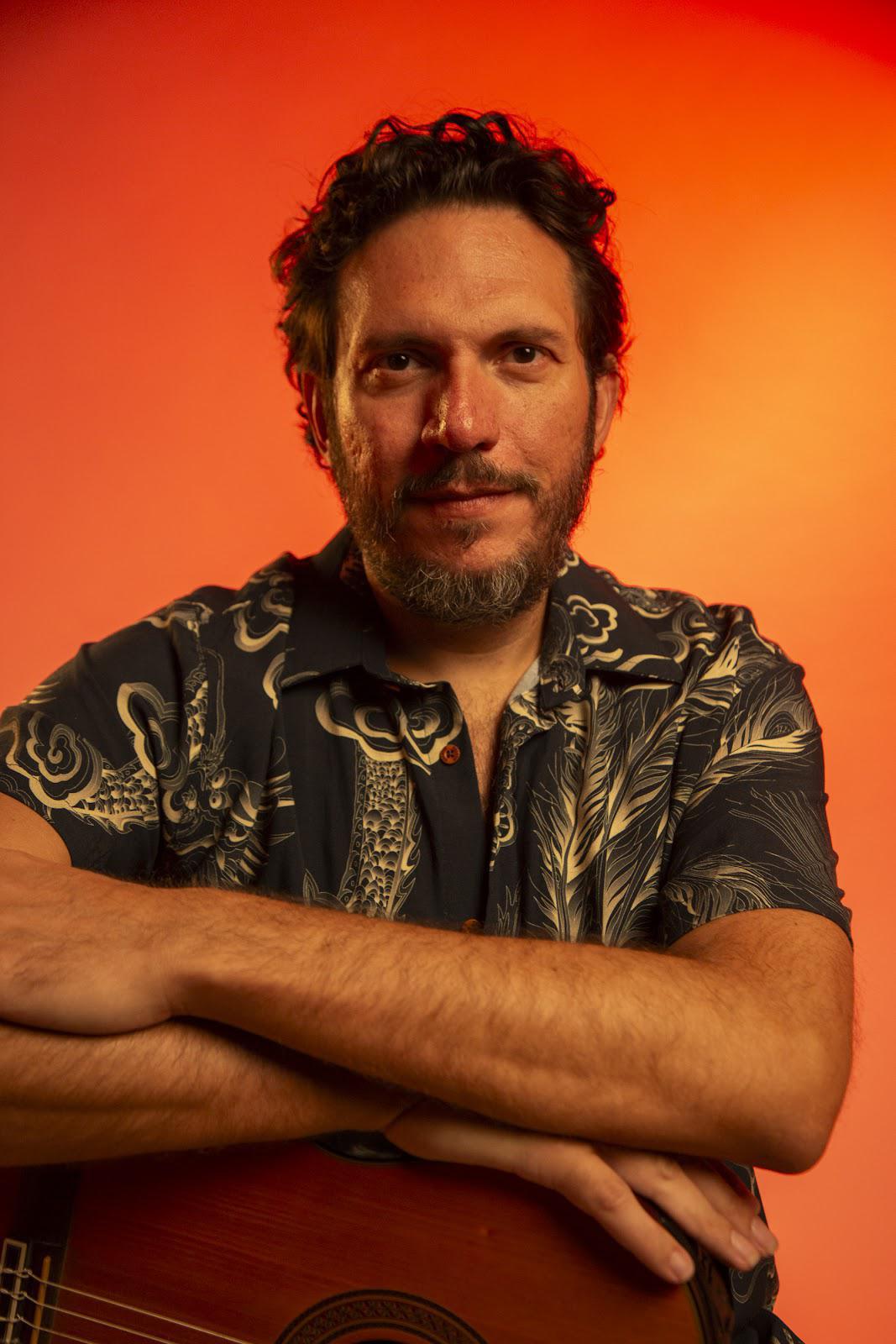 Felipe França lança "Ir pra Voltar" e explora as travessias da vida em novo single Felipe França lança "Ir pra Voltar" e explora as travessias da vida em novo single