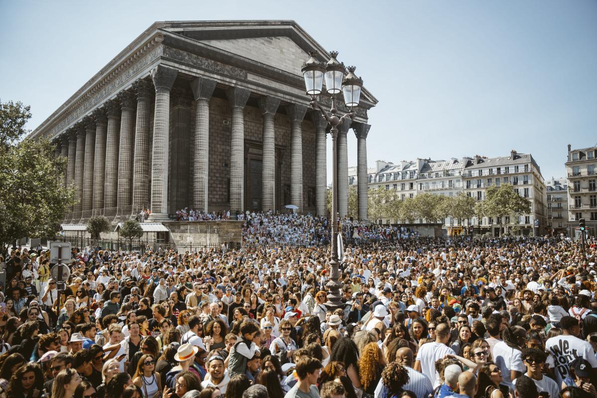 Lavagem de Madeleine: Carlinhos Brown Atrai Multidão em Paris Neste Domingo (15)