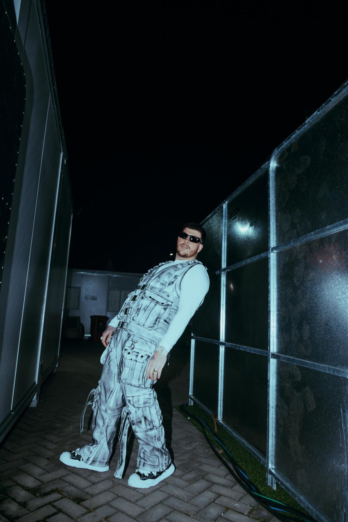 FERRUGEM É O PRIMEIRO ARTISTA A LEVAR PROJEÇÃO MAPEADA AO ROCK IN RIO FERRUGEM É O PRIMEIRO ARTISTA A LEVAR PROJEÇÃO MAPEADA AO ROCK IN RIO