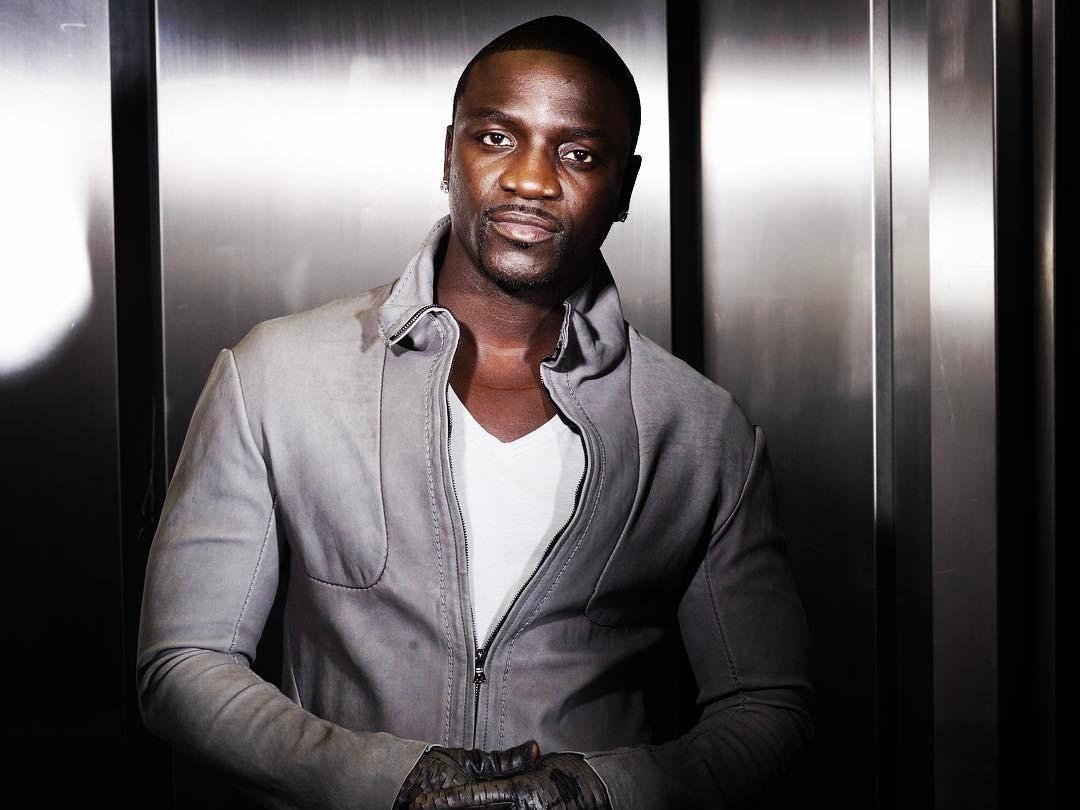 Akon fará uma festa pós-Rock in Rio no Vitrinni Lounge, localizado na Barra da Tijuca Akon fará uma festa pós-Rock in Rio no Vitrinni Lounge, localizado na Barra da Tijuca