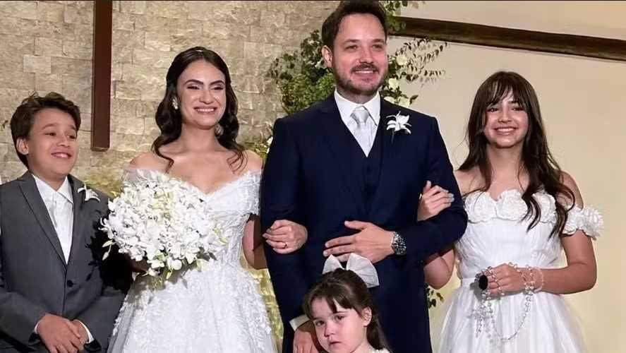 Sertanejo Israel, da dupla com Rodolffo, se casa com Laís Ribeiro Sertanejo Israel, da dupla com Rodolffo, se casa com Laís Ribeiro