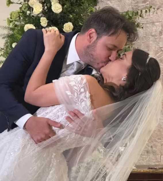 Sertanejo Israel, da dupla com Rodolffo, se casa com Laís Ribeiro Sertanejo Israel, da dupla com Rodolffo, se casa com Laís Ribeiro