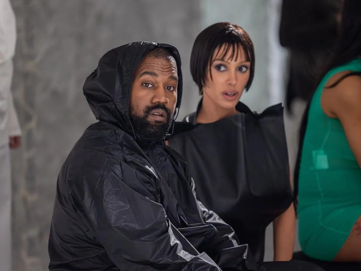 Kanye West é alvo de processo por suposta espionagem contra Bianca Censori e as Kardashians Kanye West é alvo de processo por suposta espionagem contra Bianca Censori e as Kardashians
