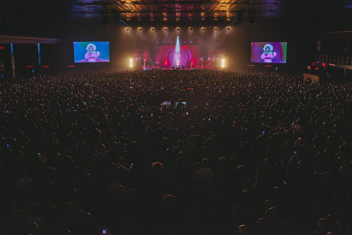 Com ingressos esgotados, Gloria Groove faz história na estreia turnê “Serenata da GG” em São Paulo Com ingressos esgotados, Gloria Groove faz história na estreia turnê “Serenata da GG” em São Paulo