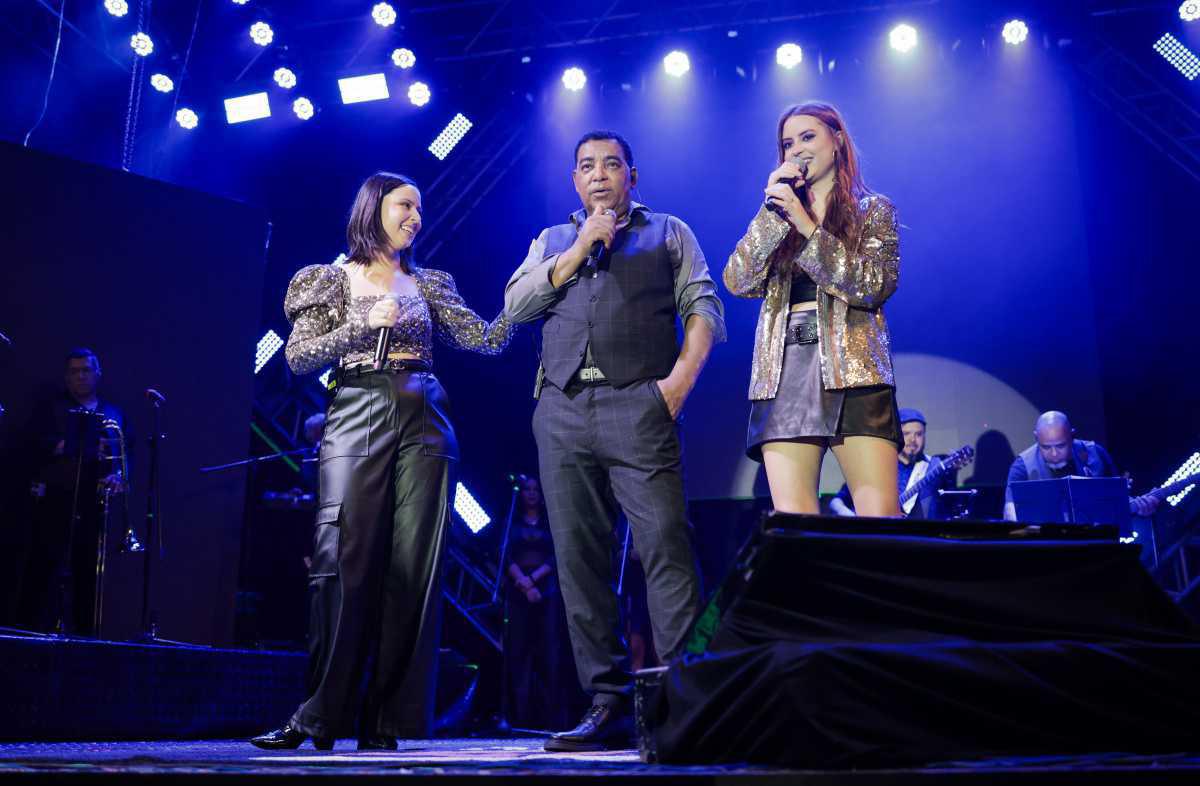 Gabi & Rapha emocionam público com apresentação em Ribeirão Preto e dividem palco com Luiz Carlos do Raça Negra Gabi & Rapha emocionam público com apresentação em Ribeirão Preto e dividem palco com Luiz Carlos do Raça Negra