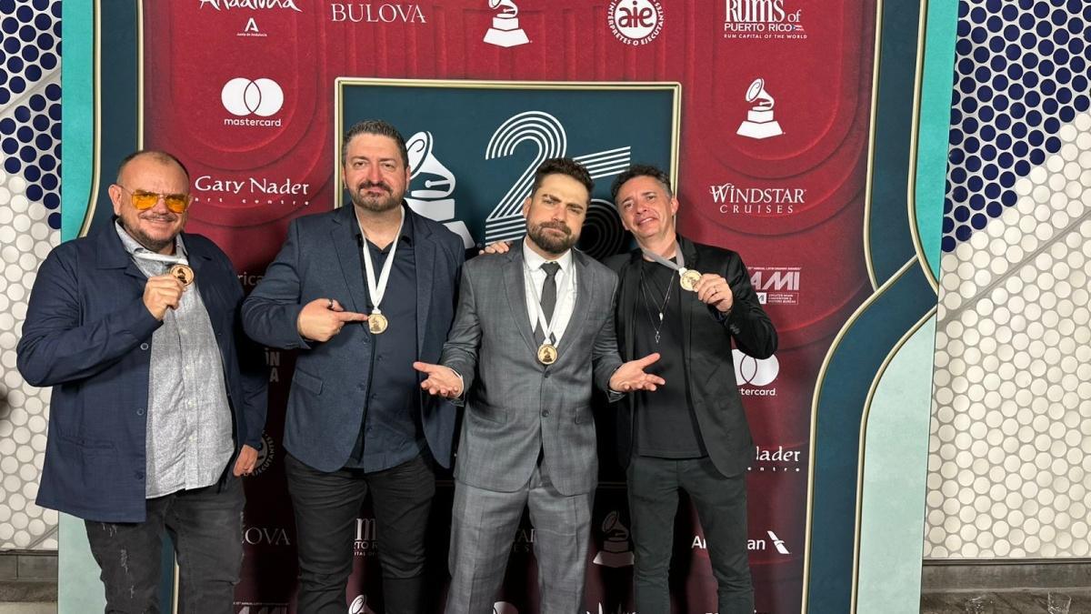 Indicados ao Latin Grammy" pelo "Melhor Álbum de Música Cristã", Rosa de Saron se prepara para premiação Indicados ao Latin Grammy" pelo "Melhor Álbum de Música Cristã", Rosa de Saron se prepara para premiação