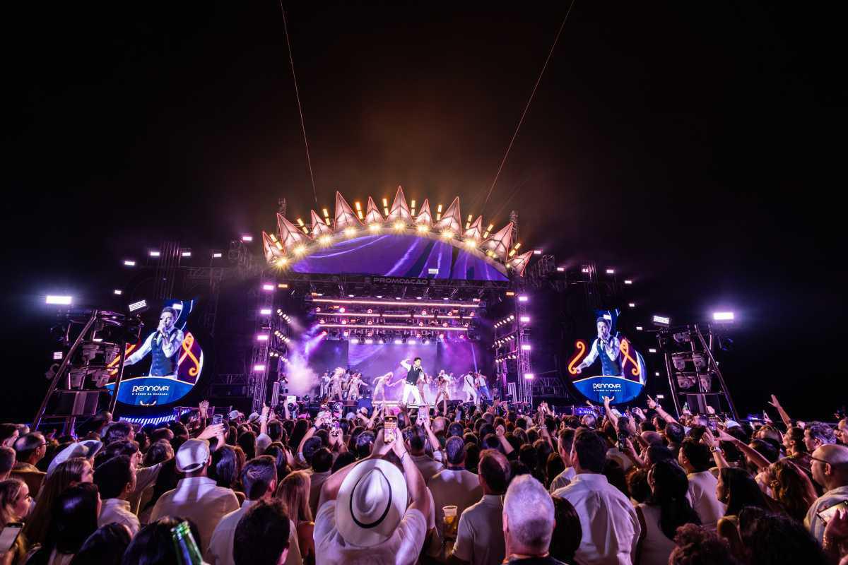 Zezé Di Camargo desembarca em Santos após aclamado Cruzeiro que leva o seu nome Zezé Di Camargo desembarca em Santos após aclamado Cruzeiro que leva o seu nome