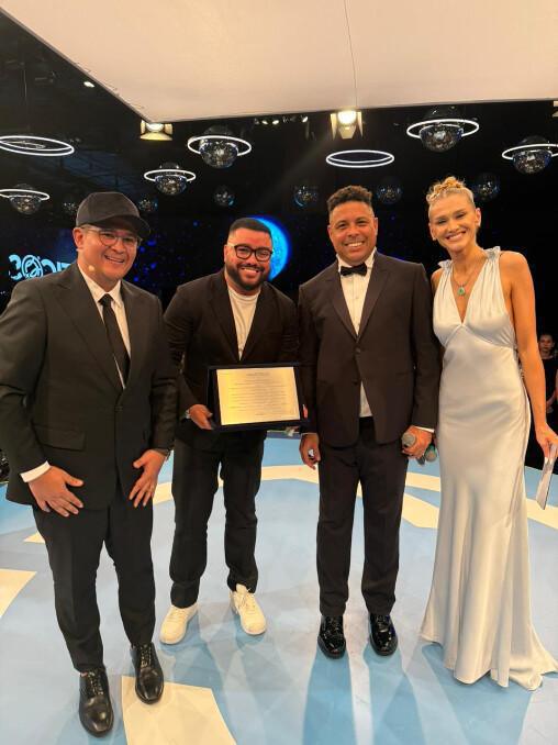 Rodrigo Oliveira, presidente da GR6 e embaixador da Fundação Ronaldo, doa 300 mil reais no leilão Rodrigo Oliveira, presidente da GR6 e embaixador da Fundação Ronaldo, doa 300 mil reais no leilão