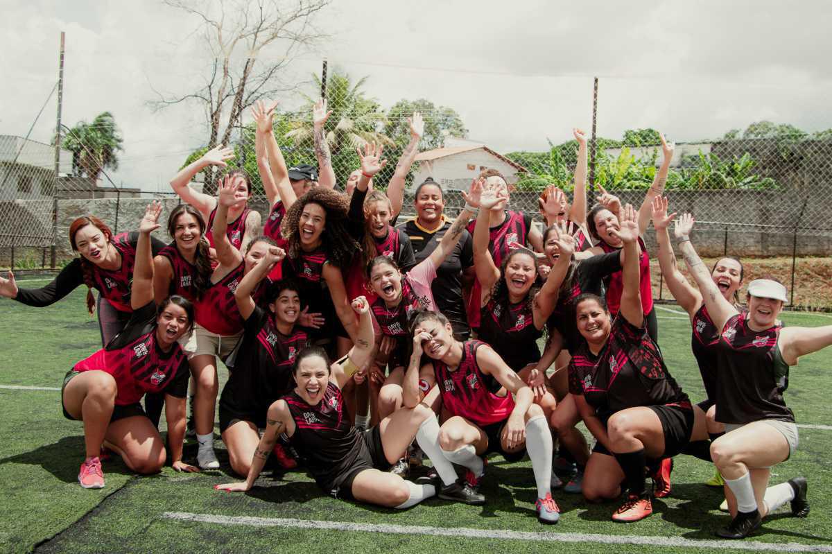 RESENHA DAS BRABAS: Day & Lara unem música e futebol em Goiânia RESENHA DAS BRABAS: Day & Lara unem música e futebol em Goiânia