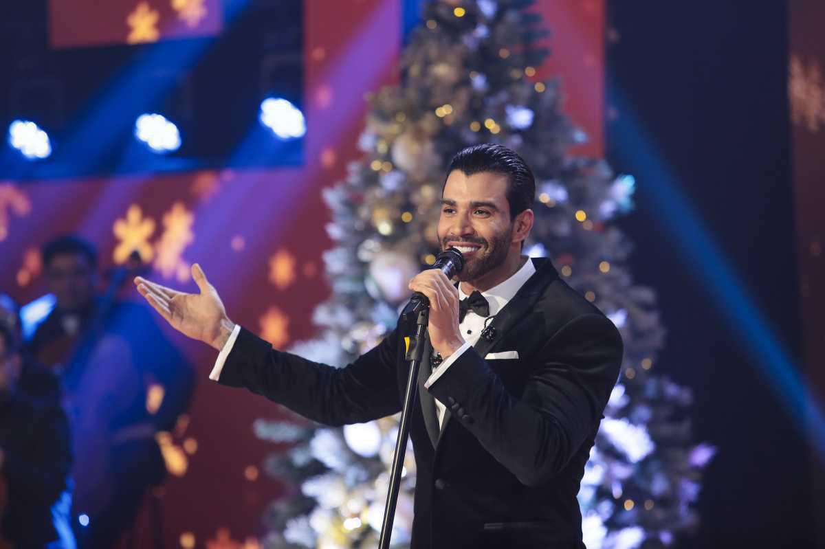 Gusttavo Lima grava Natal do Embaixador no SBT Gusttavo Lima grava Natal do Embaixador no SBT