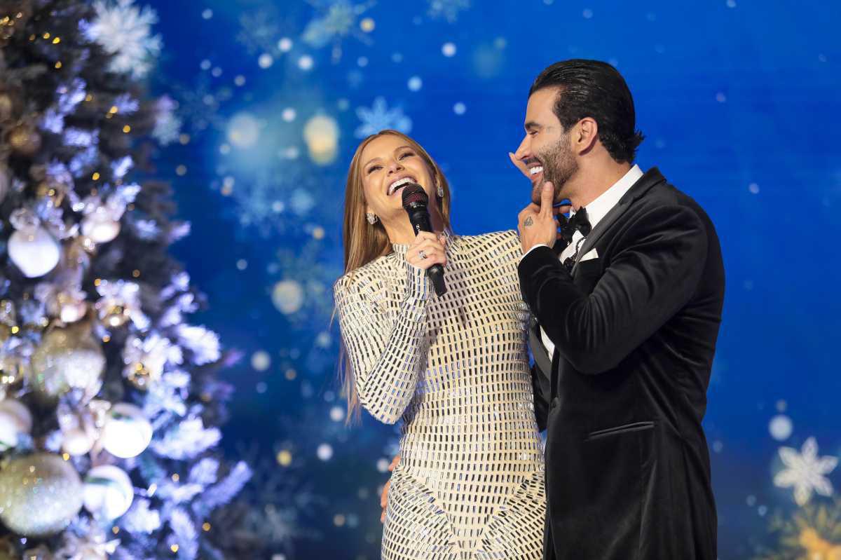 Gusttavo Lima grava Natal do Embaixador no SBT Gusttavo Lima grava Natal do Embaixador no SBT