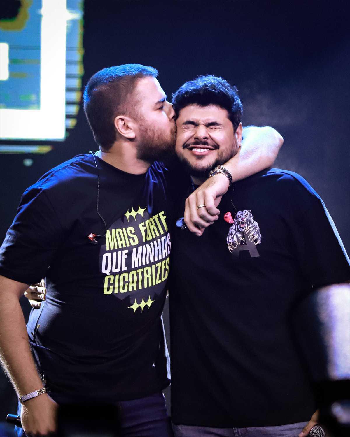 De peito aberto: Zé Neto & Cristiano estão de volta! De peito aberto: Zé Neto & Cristiano estão de volta!