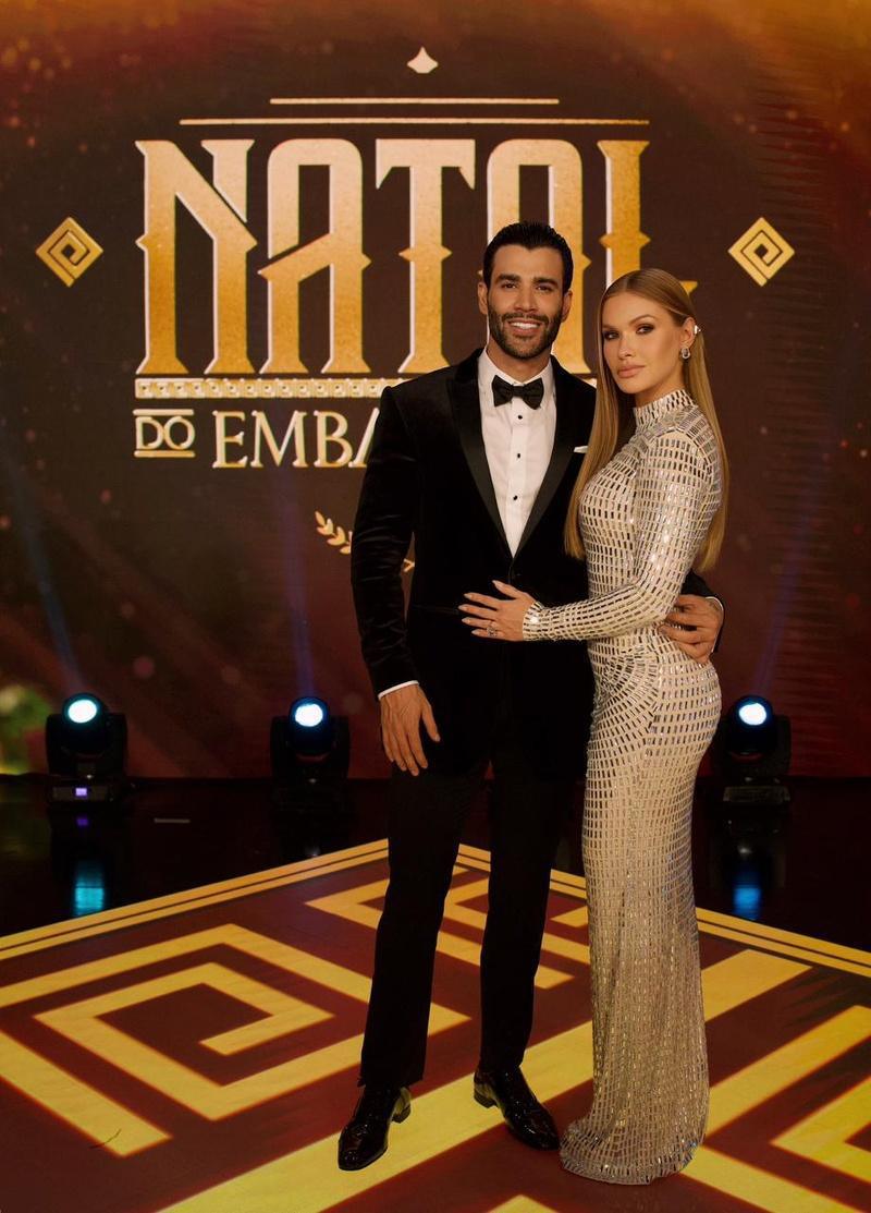 Andressa Suita usa vestido exclusivo de designer russa enquanto prestigia o "Natal do Embaixador" Andressa Suita usa vestido exclusivo de designer russa enquanto prestigia o "Natal do Embaixador"