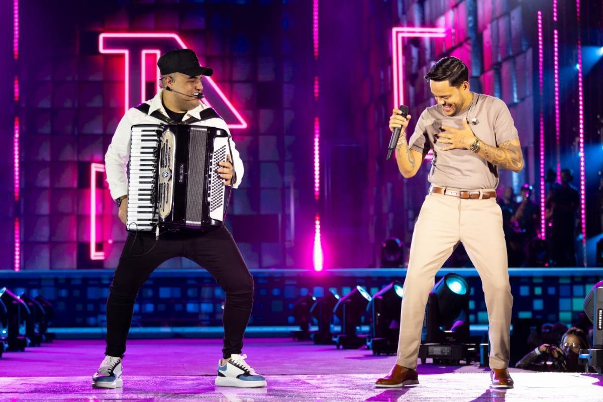 Thiago Aquino lança "Sexto Sentido" com Tarcísio do Acordeon, primeiro single do DVD "Hoje É Dia de Favela" Thiago Aquino lança "Sexto Sentido" com Tarcísio do Acordeon, primeiro single do DVD "Hoje É Dia de Favela"