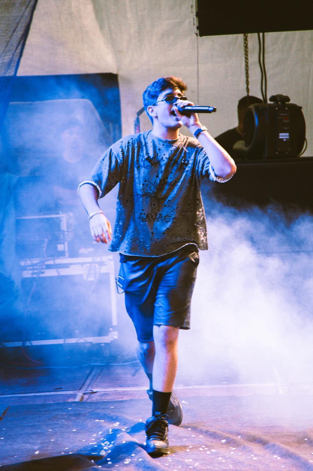 Lelis DJ e MC C4 elevam o funk com o novo single "Desmantelo e Bagaceira" Lelis DJ e MC C4 elevam o funk com o novo single "Desmantelo e Bagaceira"