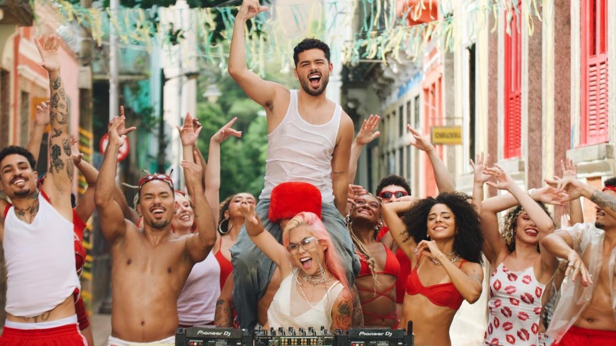Sequência Striptease - Pedro Sampaio, MC GW, MC Talibã, MC Debby - Música e Letra