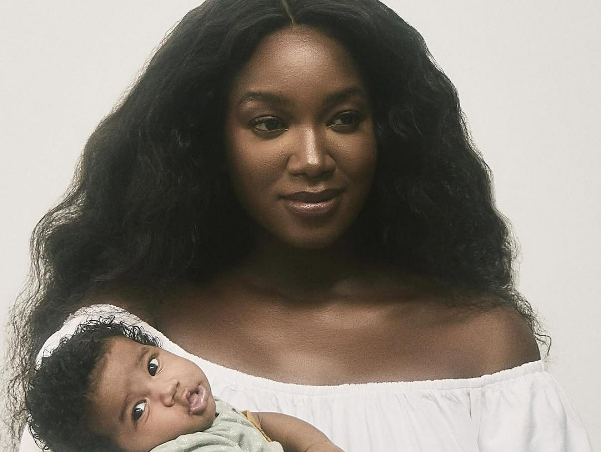 IZA mostra o rosto da filha Nala pela primeira vez em novo clipe; assista IZA mostra o rosto da filha Nala pela primeira vez em novo clipe; assista