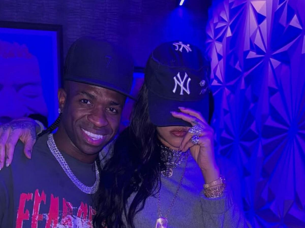 Noite de estrelas: Vini Jr. compartilha clique ao lado de Rihanna Noite de estrelas: Vini Jr. compartilha clique ao lado de Rihanna