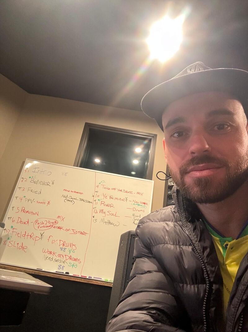 Papatinho anuncia parceria com Kanye West  Papatinho anuncia parceria com Kanye West