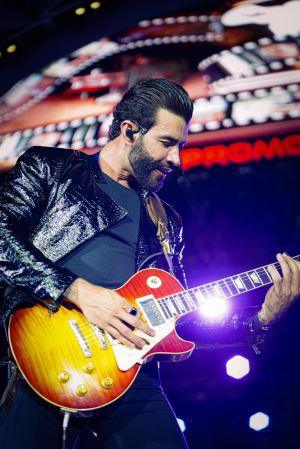 Gusttavo Lima faz história em primeira noite do "Réveillon em Alto Mar", promovido pela PromoAção