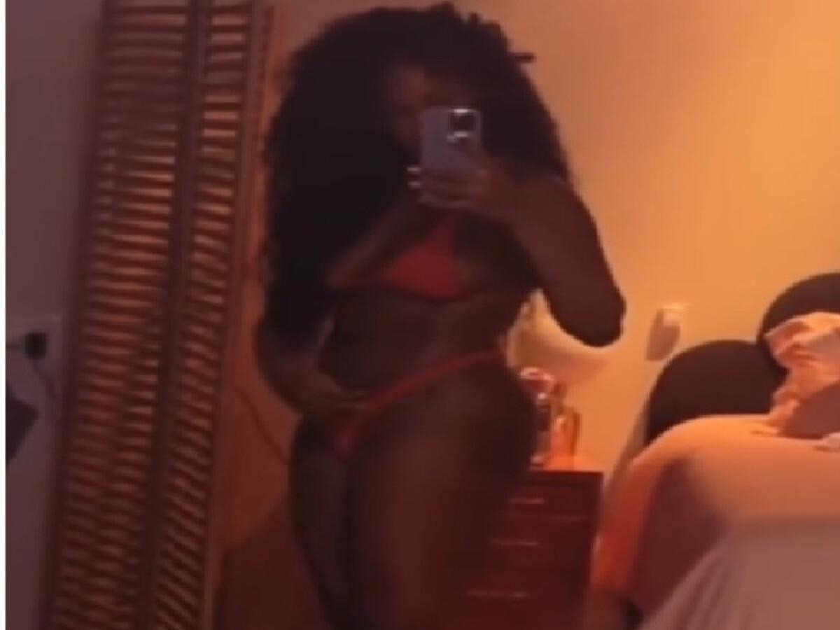 Três meses após dar à luz, Iza impressiona ao publicar vídeo de biquíni Três meses após dar à luz, Iza impressiona ao publicar vídeo de biquíni