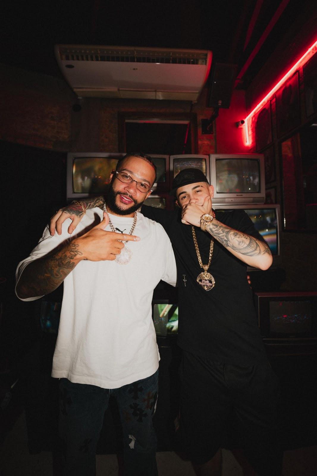 MC Hariel e o craque do Corinthians Memphis Depay, lançam o EP "FALANDO COM AS FAVELAS" MC Hariel e o craque do Corinthians Memphis Depay, lançam o EP "FALANDO COM AS FAVELAS"