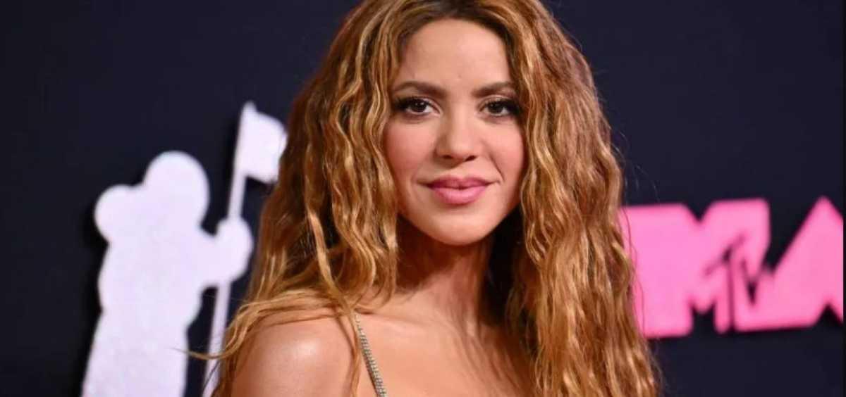 Shakira recebe alta após internação no Peru e retorna ao hotel Shakira recebe alta após internação no Peru e retorna ao hotel