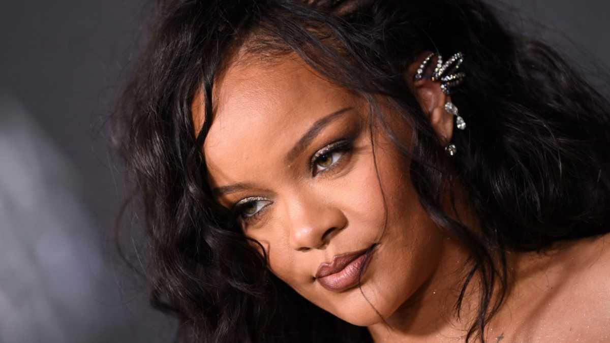 Rihanna promete álbum à altura da espera: "Não posso lançar algo medíocre" Rihanna promete álbum à altura da espera: "Não posso lançar algo medíocre"