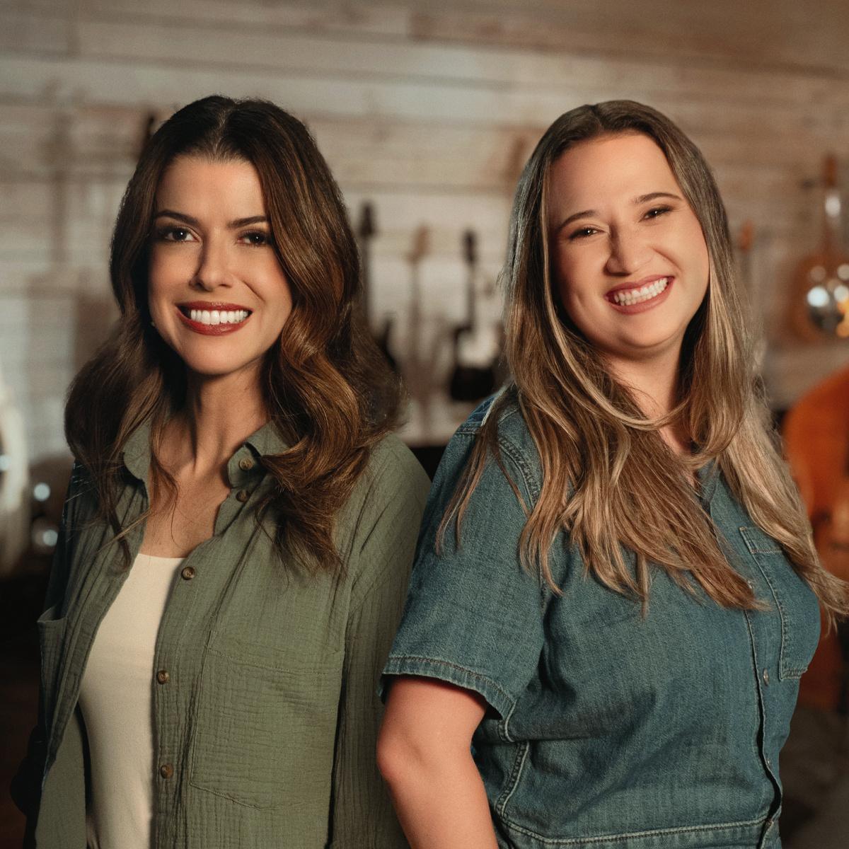 Rachel Novaes e Thamires Garcia apresentam medley emocionante