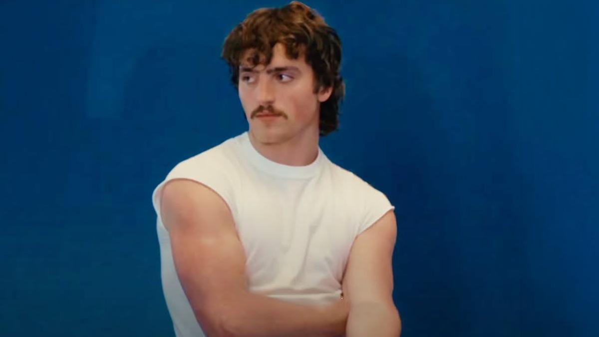 Sorry I'm Here For Someone Else - Benson Boone - Música, Letra e Tradução