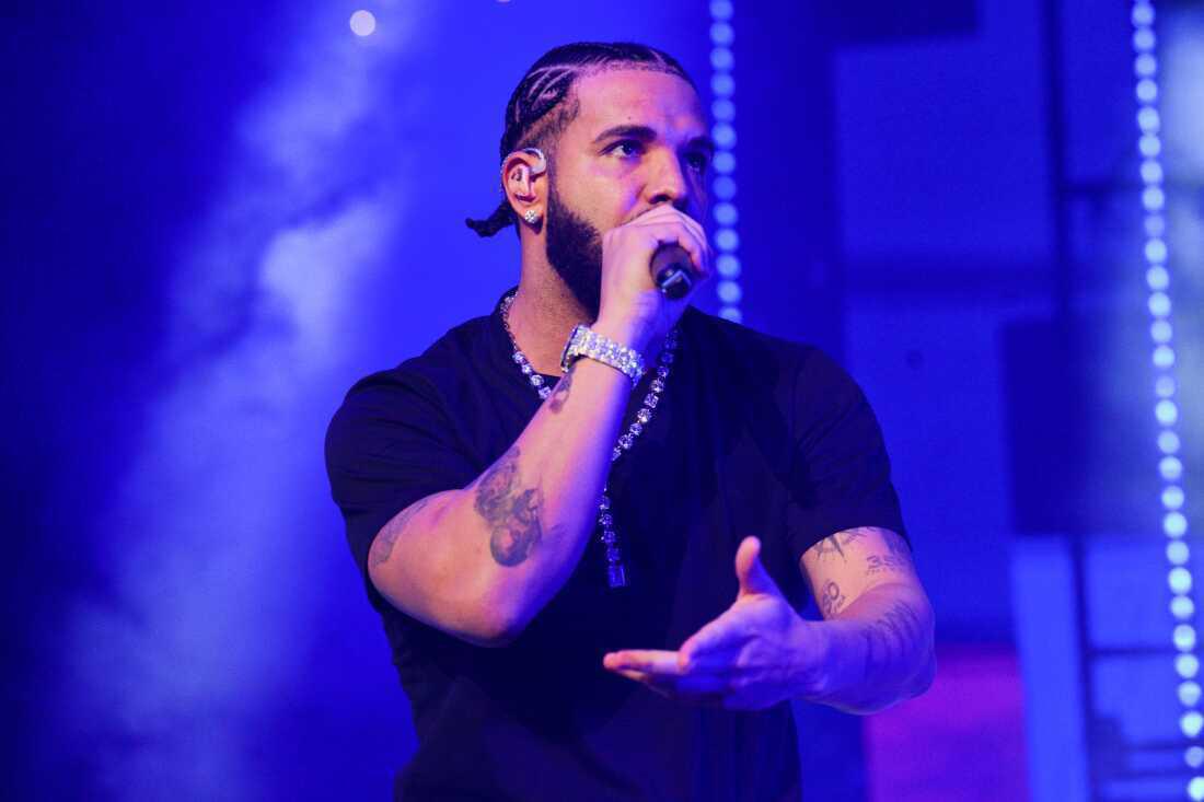 Drake no palco da Copa 2026? FIFA estuda rapper como atração da final