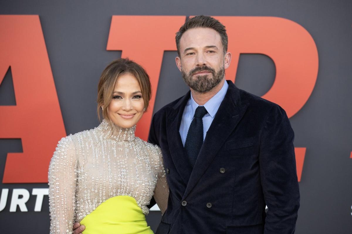Ben Affleck Nega Polêmicas em Divórcio de Jennifer Lopez: "Sem Escândalo ou Intriga" Ben Affleck Nega Polêmicas em Divórcio de Jennifer Lopez: "Sem Escândalo ou Intriga"