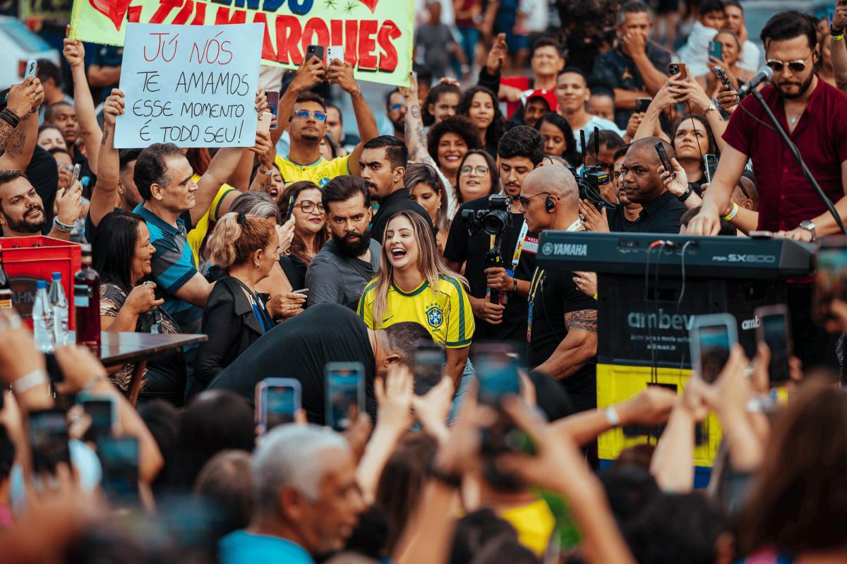 Ju Marques celebra aniversário de Ceilândia com gravação de DVD histórico na praça da feira Central da cidade