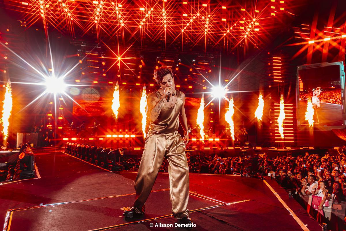 Luan Santana Encerra Turnê na Reabertura do Pacaembu Luan Santana Encerra Turnê na Reabertura do Pacaembu