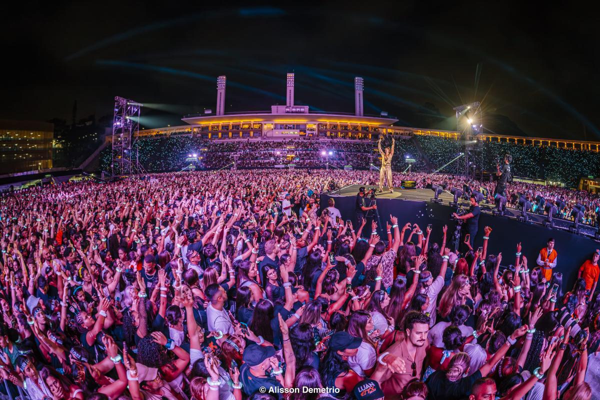 Luan Santana Encerra Turnê na Reabertura do Pacaembu Luan Santana Encerra Turnê na Reabertura do Pacaembu