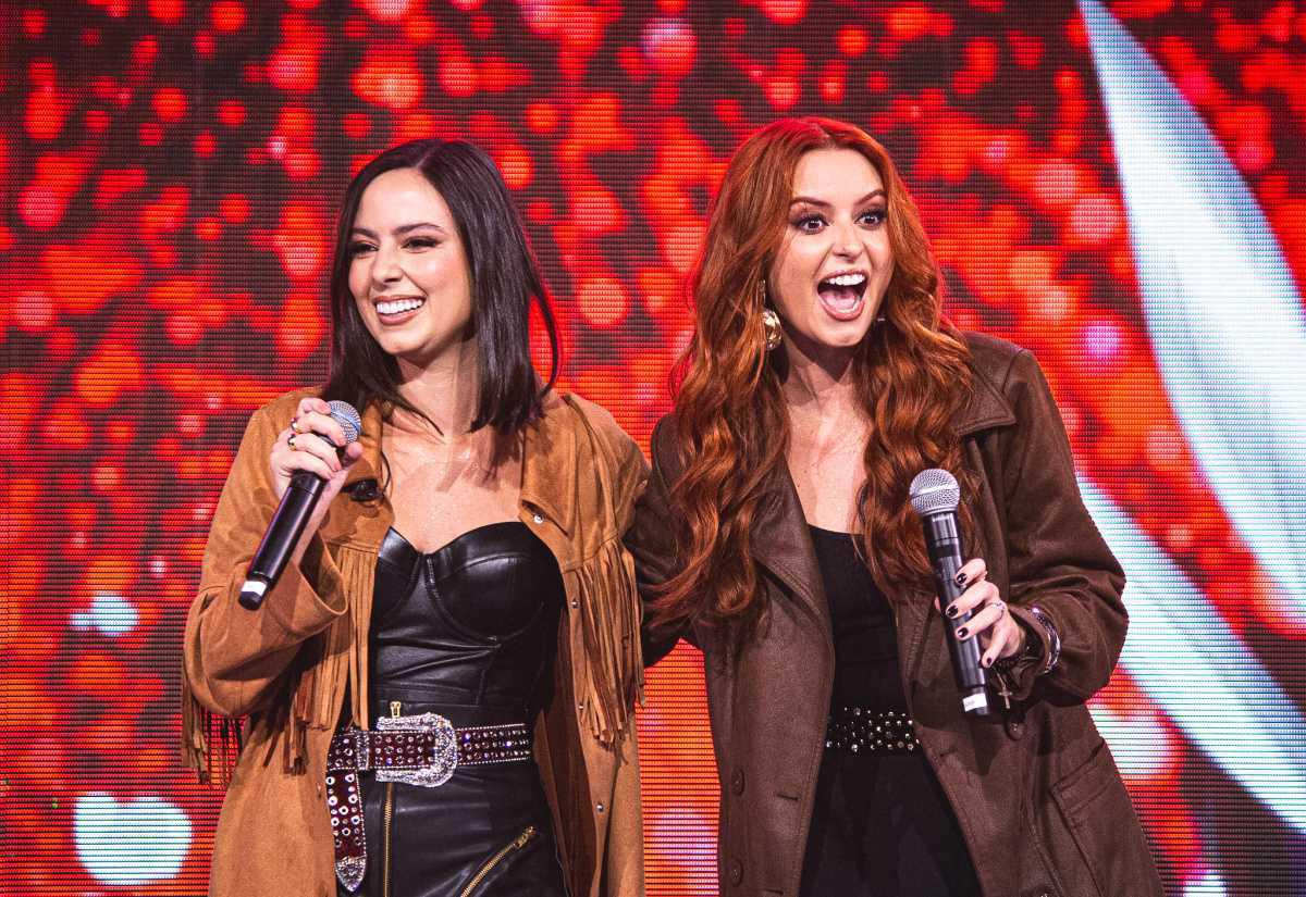 Gabi & Rapha fazem história em São Paulo na gravação do DVD "Nossa Essência" Gabi & Rapha fazem história em São Paulo na gravação do DVD "Nossa Essência"