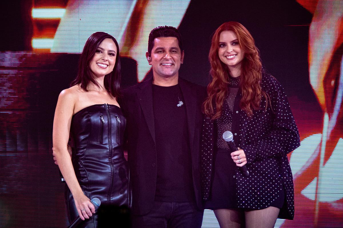 Gabi & Rapha fazem história em São Paulo na gravação do DVD "Nossa Essência" Gabi & Rapha fazem história em São Paulo na gravação do DVD "Nossa Essência"