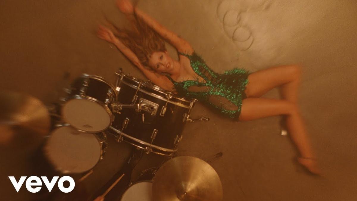 End of the World - Miley Cyrus - Música, Letra e Tradução End of the World - Miley Cyrus - Música, Letra e Tradução