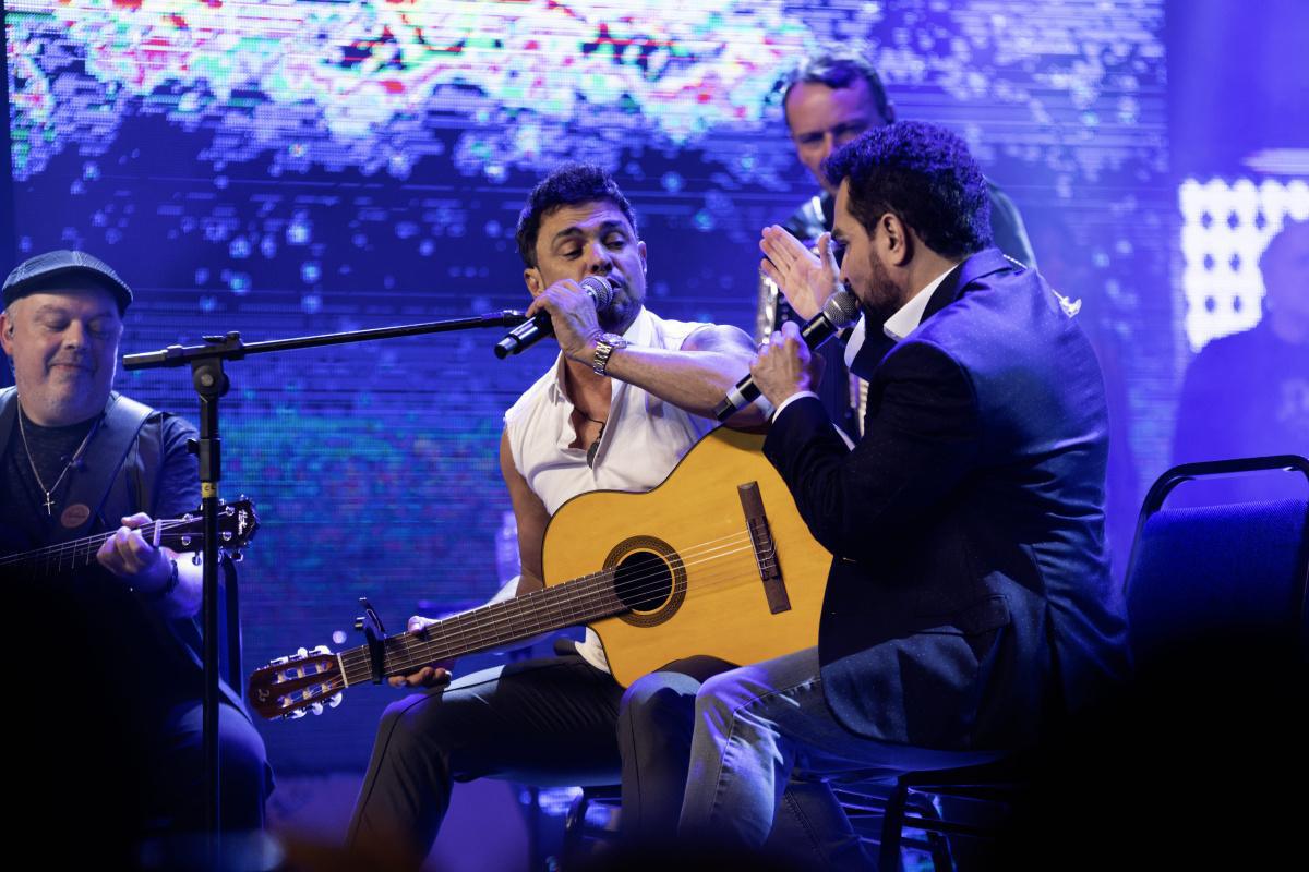 Zezé Di Camargo e Luciano lotam shows em Curitiba e Sorocaba com muita emoção e romantismo