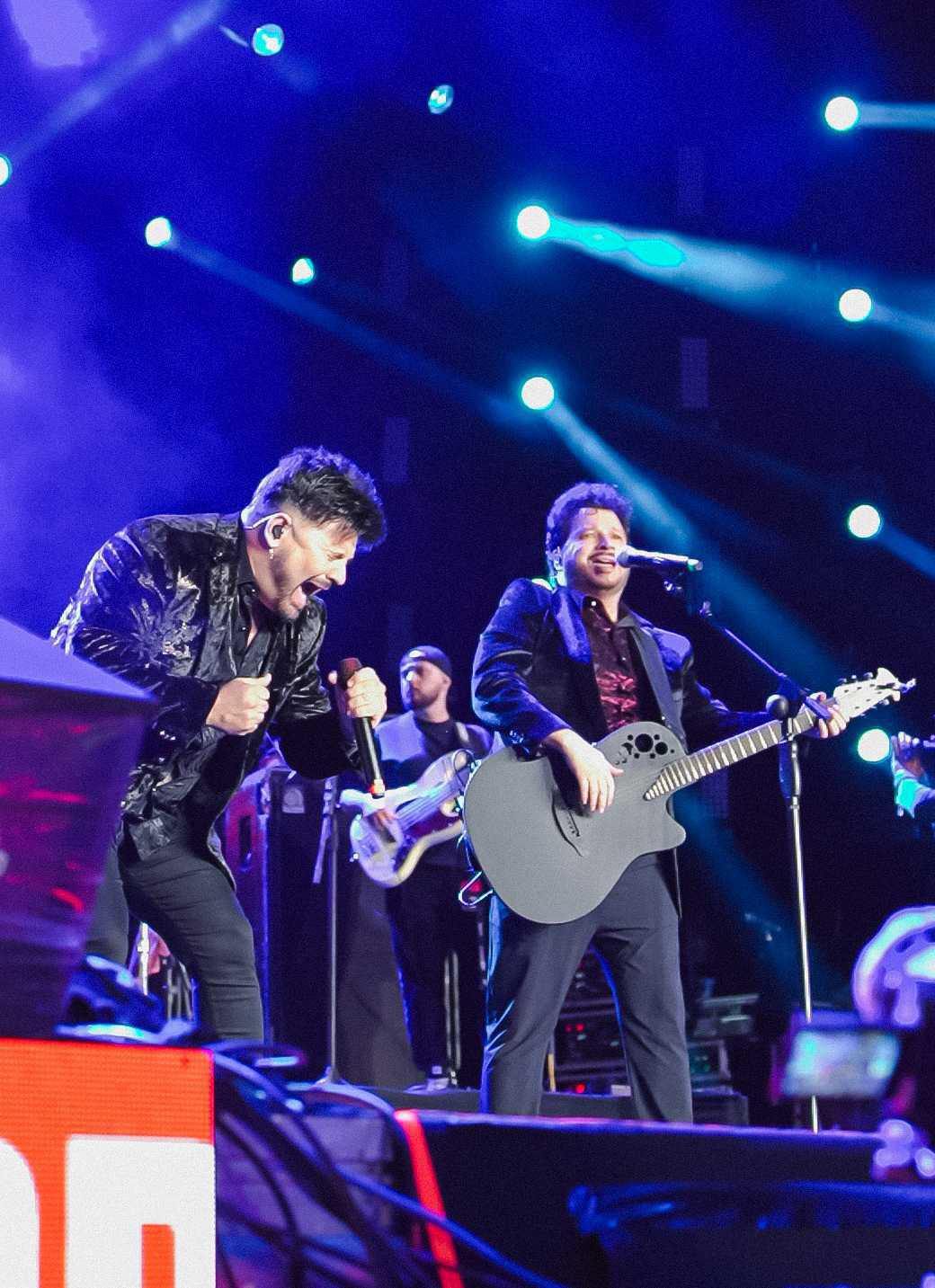 Luiz Cláudio & Giuliano encantam o público da ExpoLondrina 2025 com grandes hits 