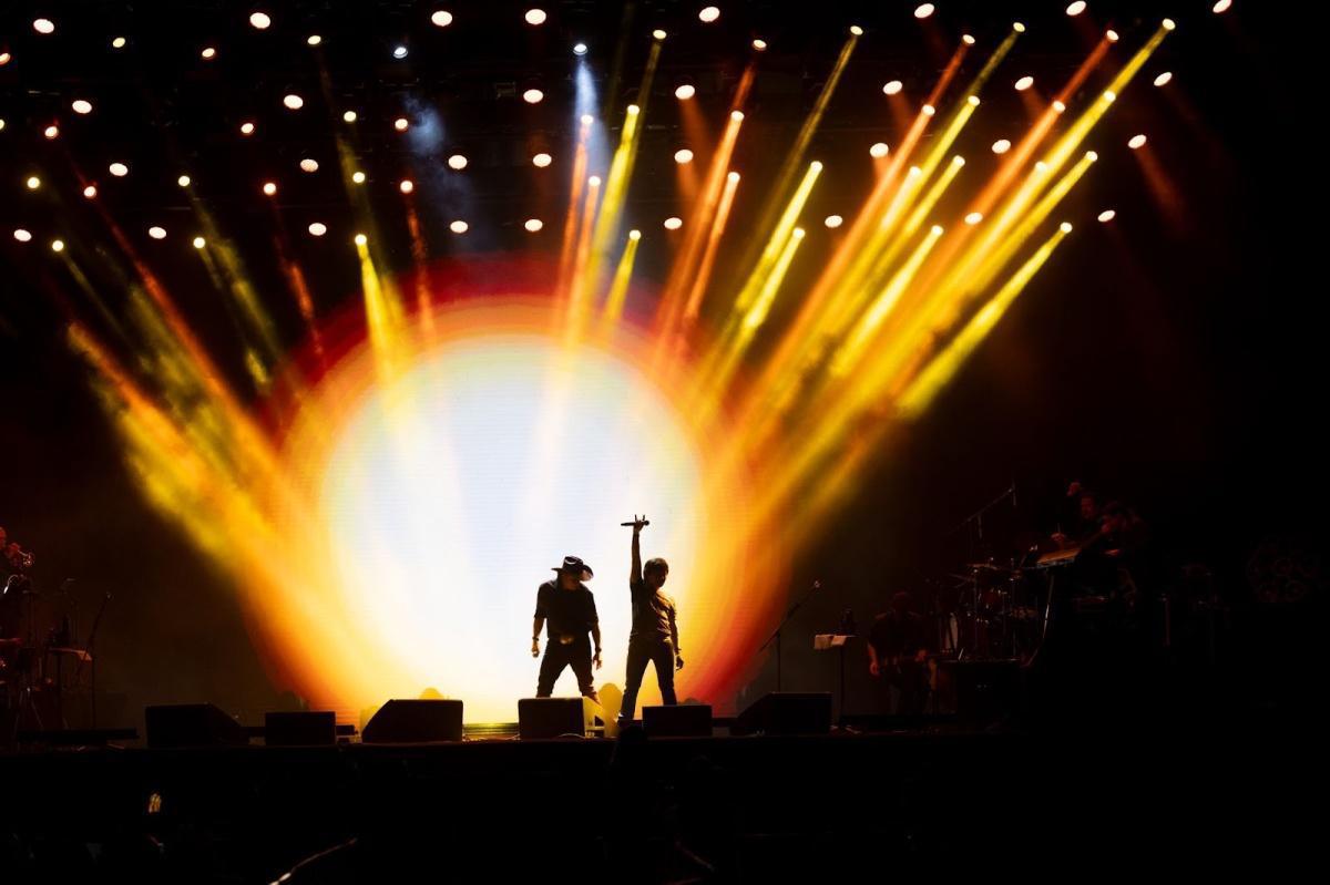 Chitãozinho e Xororó anunciam show da nova turnê "ChX | Uma História de Sucesso" no Espaço Unimed. Vendas começam dia 16, nesta quarta Chitãozinho e Xororó anunciam show da nova turnê "ChX | Uma História de Sucesso" no Espaço Unimed. Vendas começam dia 16, nesta quarta