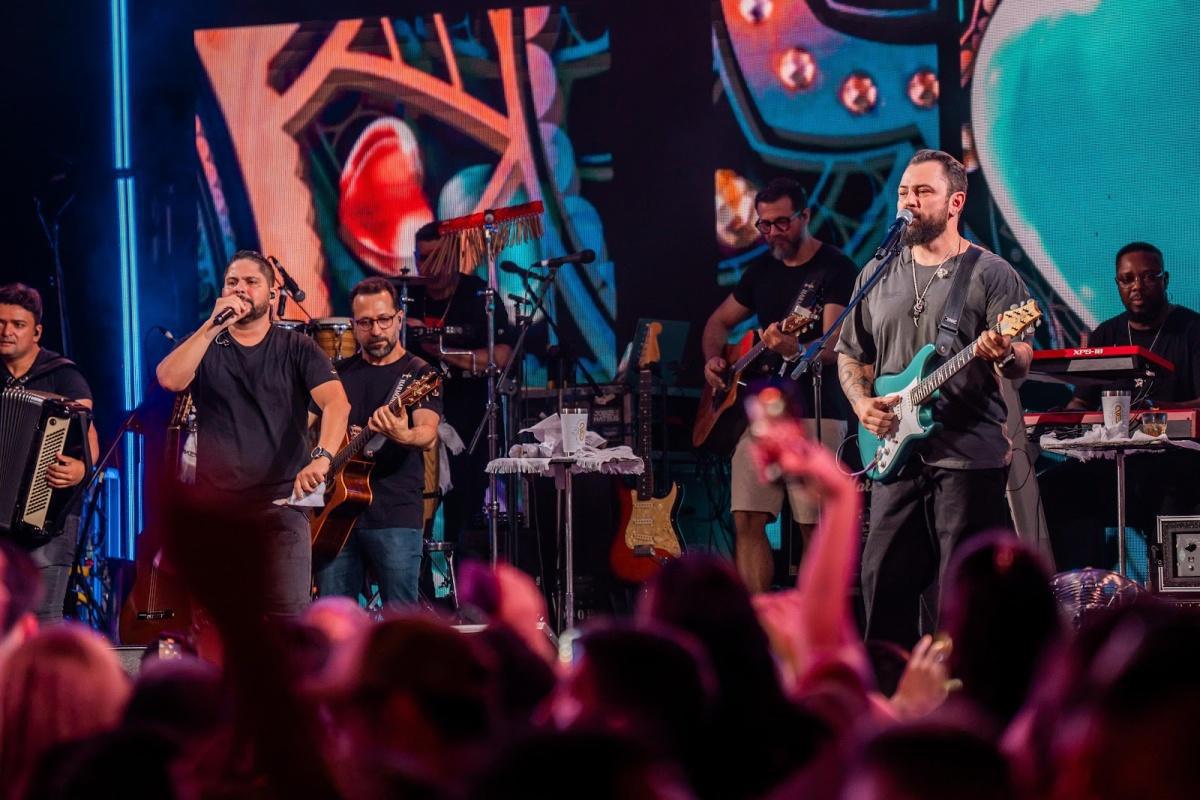 Segundo dia do maior festival em alto-mar é marcado por shows de Jorge & Mateus, Murilo Huff, Kamisa 10 e muito mais! Segundo dia do maior festival em alto-mar é marcado por shows de Jorge & Mateus, Murilo Huff, Kamisa 10 e muito mais!