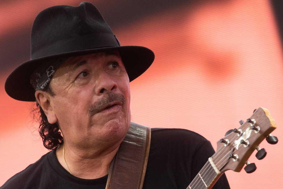 Lenda da música, Carlos Santana é hospitalizado antes de show no Texas Lenda da música, Carlos Santana é hospitalizado antes de show no Texas