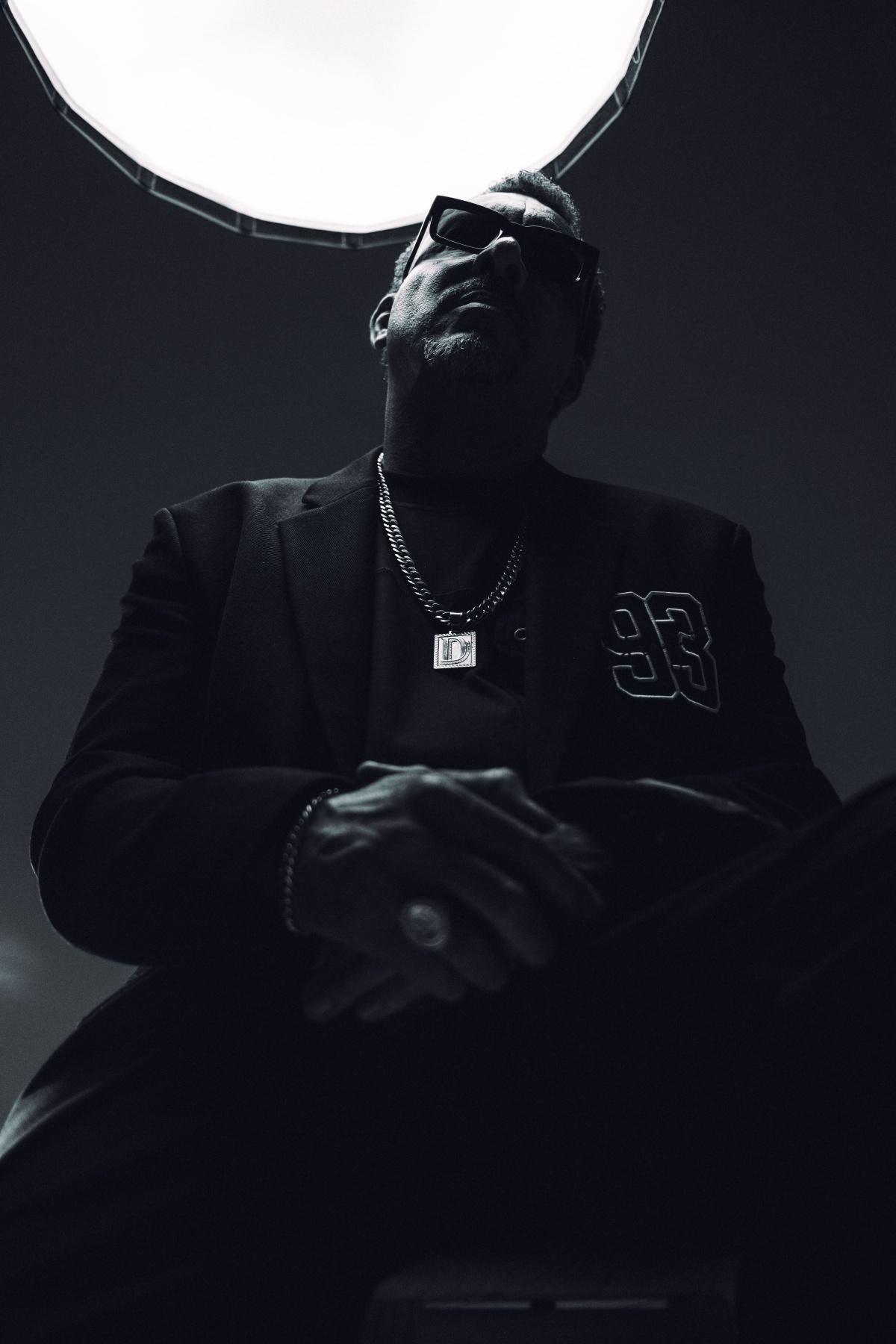 Dexter celebra 35 anos de carreira e 14 anos de liberdade e revisita trajetória no rap com álbum "D'LUXO" Dexter celebra 35 anos de carreira e 14 anos de liberdade e revisita trajetória no rap com álbum "D'LUXO"