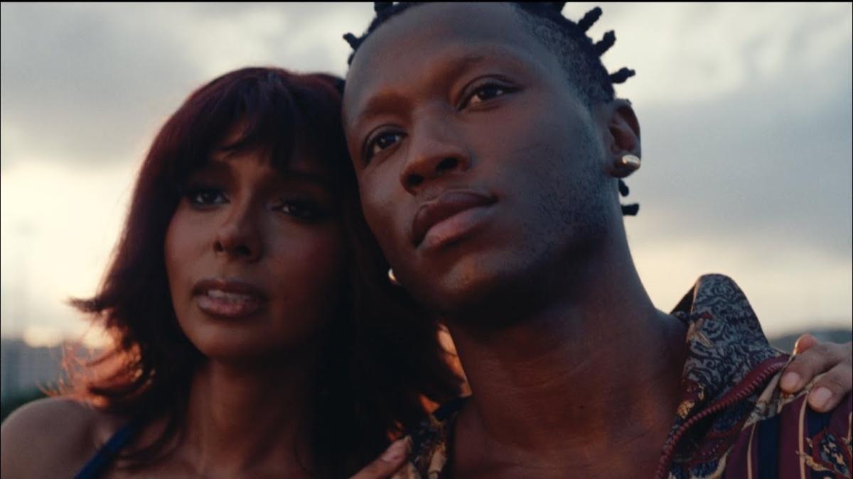 Amor à luz do dia - ELLA, IZRRA, JOk3R - Música e Letra