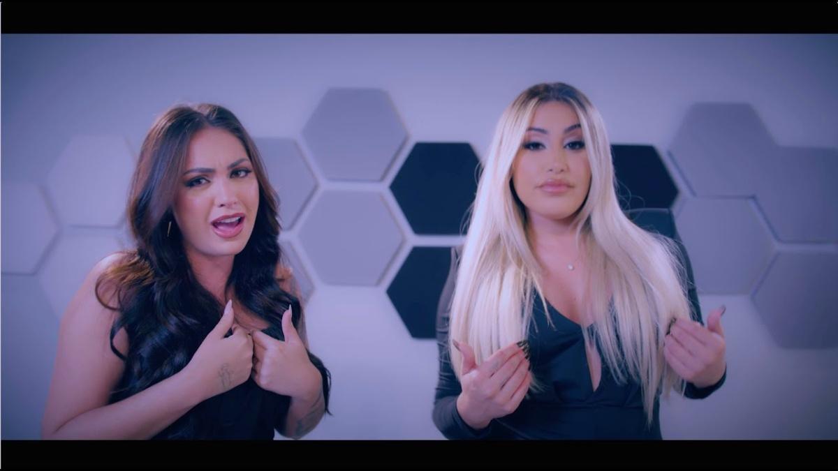 Foi um Erro - Valquiria Santana e Raphaela Santos - Música e Letra
