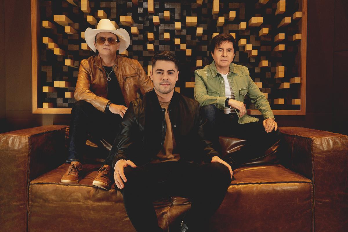 Em clima de nostalgia, Enrico lança ‘Casa de Vó’ com participação de Chitãozinho e Xororó Em clima de nostalgia, Enrico lança ‘Casa de Vó’ com participação de Chitãozinho e Xororó