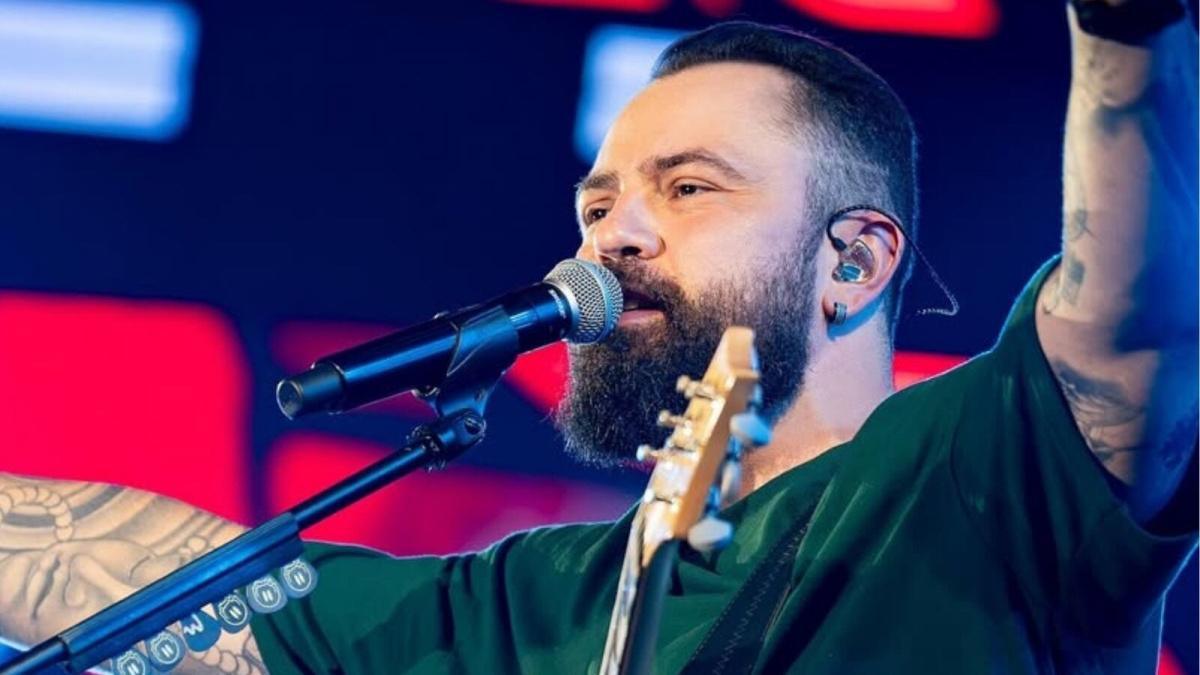 Após complicações, Mateus (Jorge & Mateus) realiza nova cirurgia para tratar infecção no joelho Após complicações, Mateus (Jorge & Mateus) realiza nova cirurgia para tratar infecção no joelho